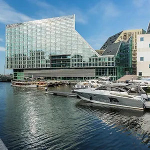 Mate Aitana, 4*, Amsterdam Hollanda