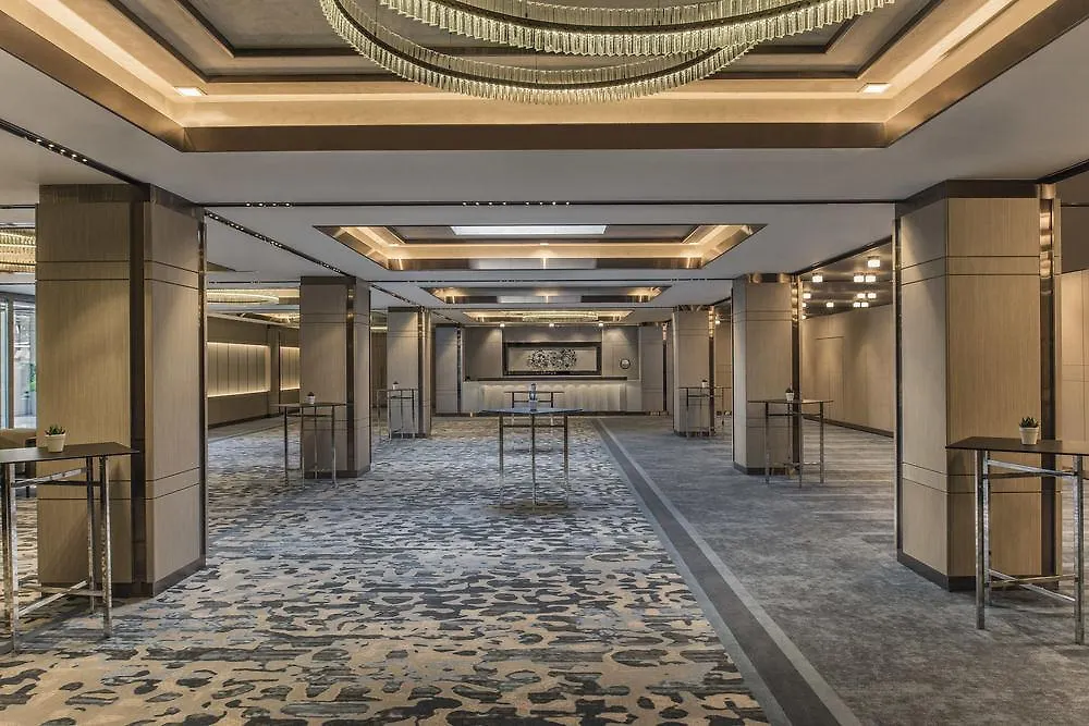 Renaissance Polat Istanbul Hotel 5*,