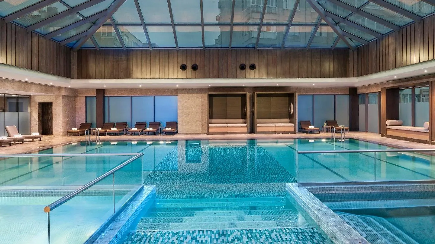 Renaissance Polat Istanbul Hotel 5*,